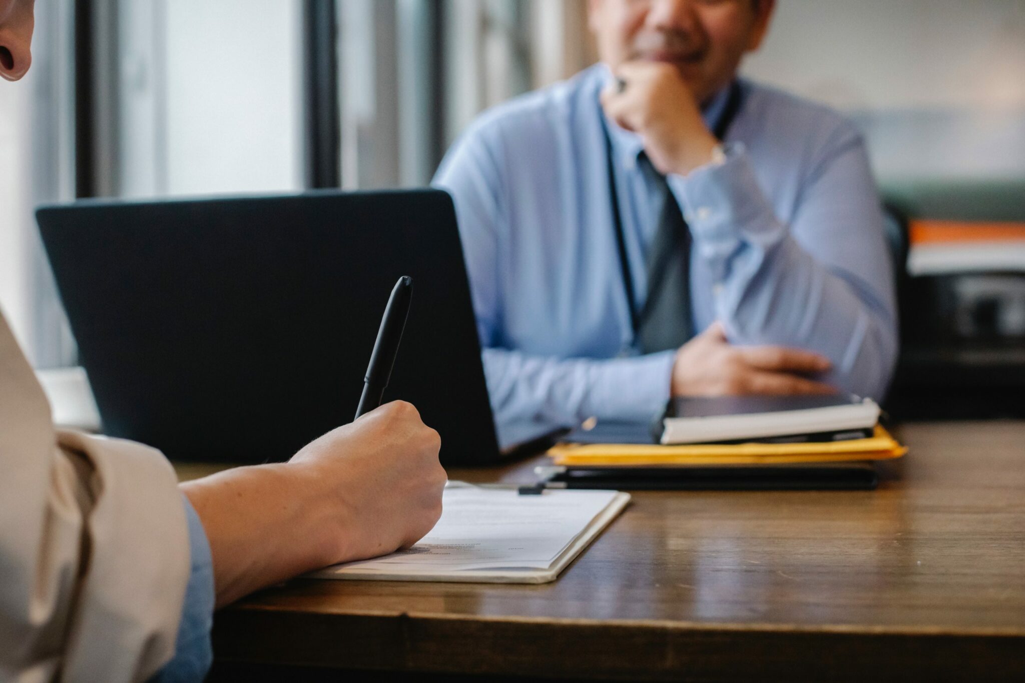 Découvrez nos conseils pour présenter vos intérêts extra-financiers en tant que TIH à une entreprise lors d'un entretien !
